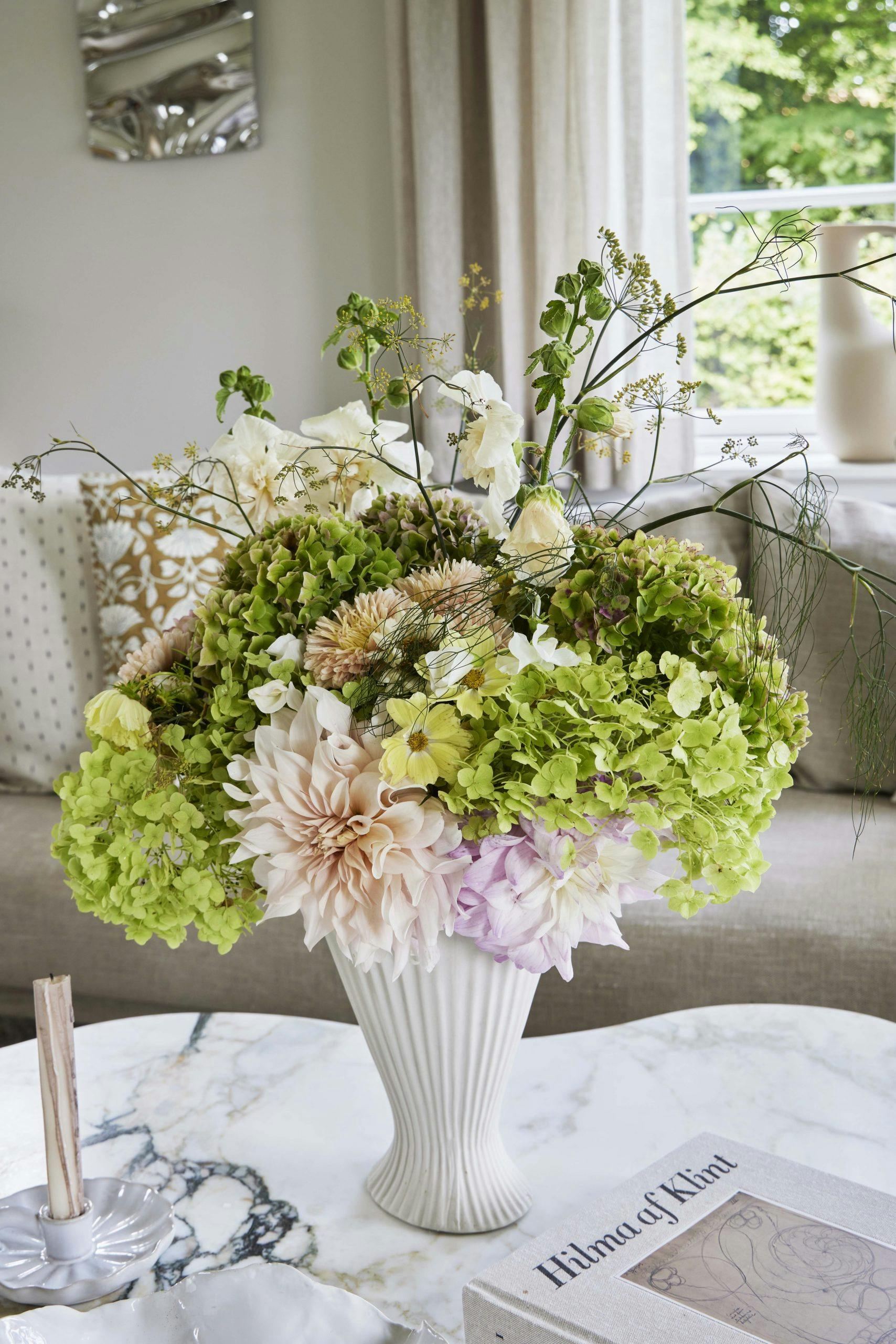 EmilySalomon240503 Blomsterbukett sofabord